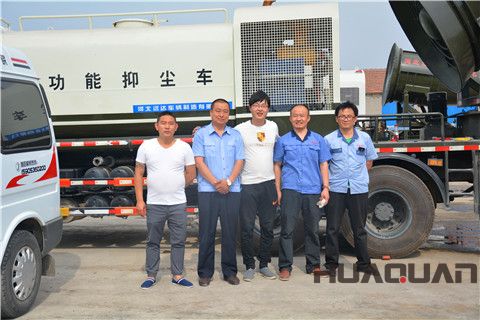 售后團隊在客戶單位現(xiàn)場