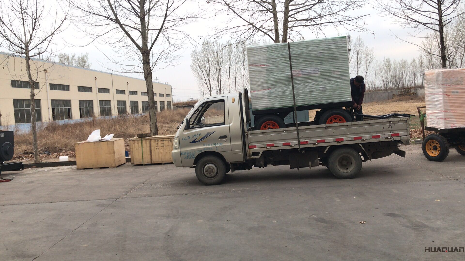 一臺50kw標(biāo)配柴油發(fā)電機(jī)組于8月13日成功發(fā)往山東