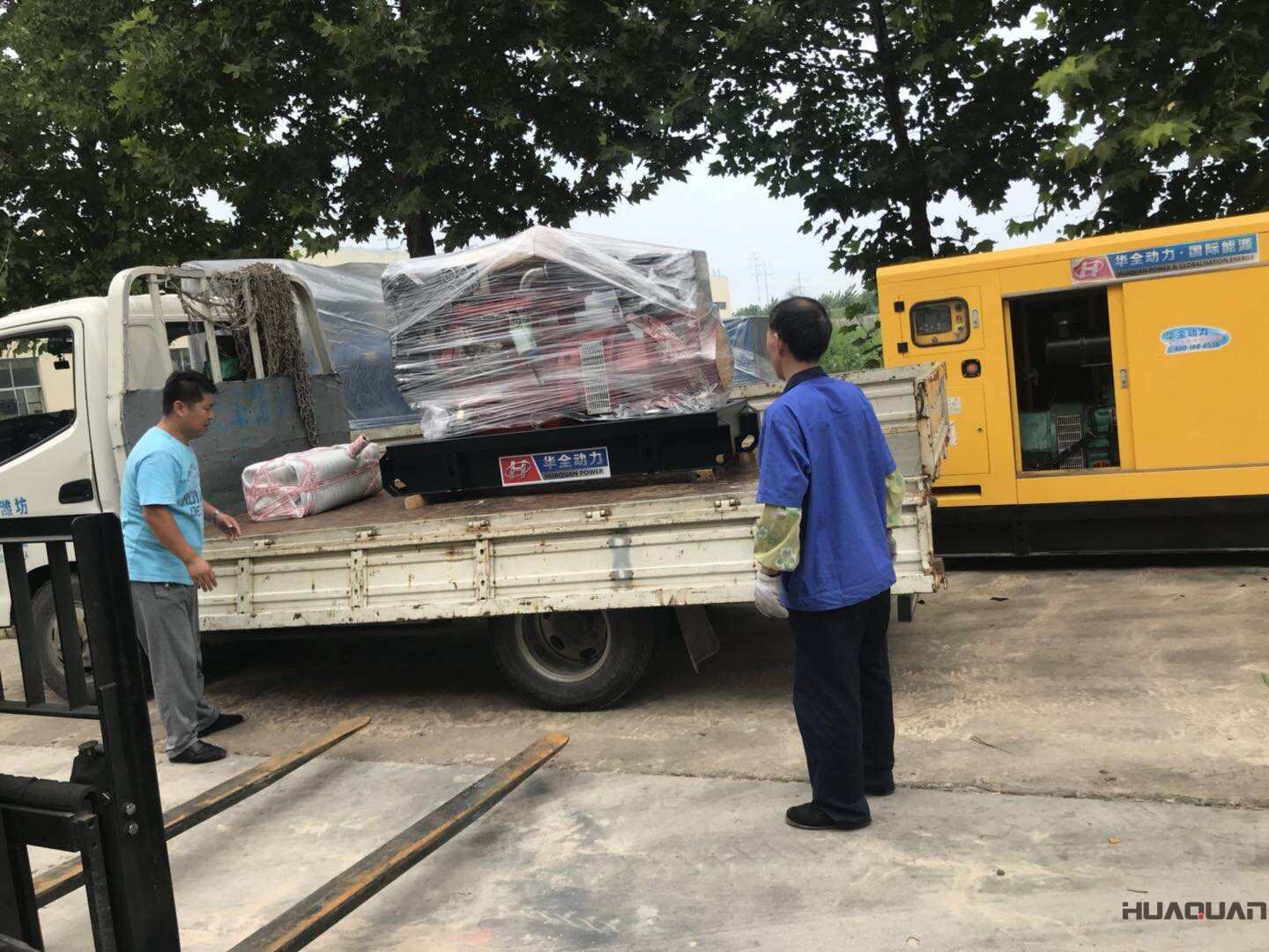 一臺15kw標(biāo)配型柴油發(fā)電機(jī)組于9月25日發(fā)往北京