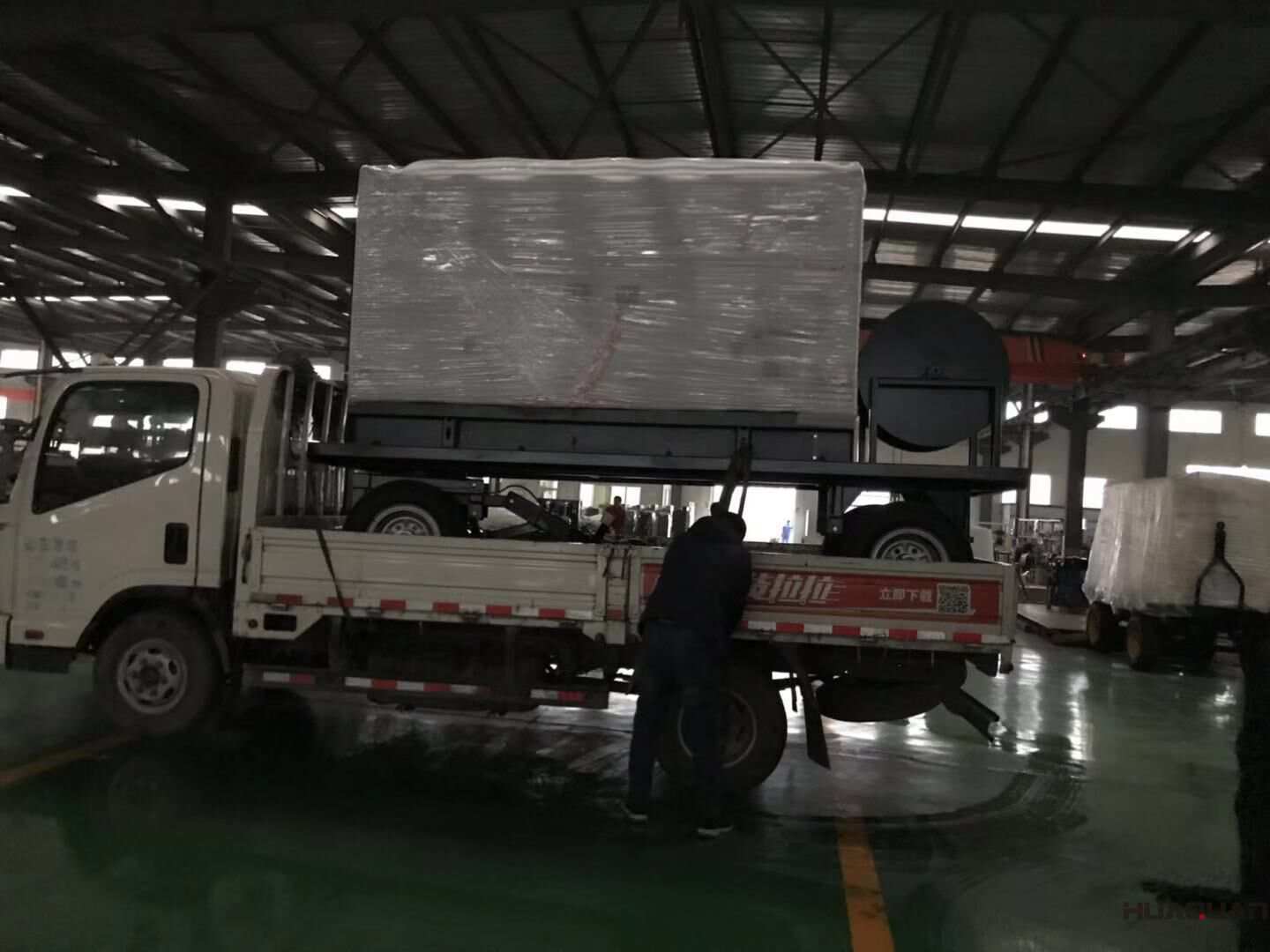 11月28日，葉先生從華全動力訂購的一臺120kw移動靜音拖車柴油發電機組現已成功發往遼寧省