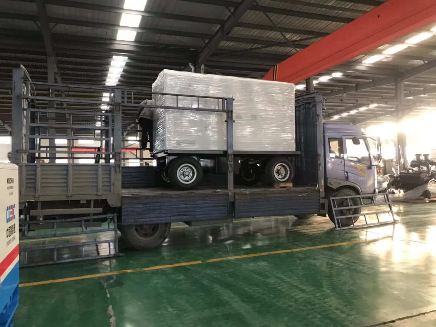 1月11日，耿先生從華全動力采購的400kw靜音式防雨棚柴油發電機組現已成功發往河北省