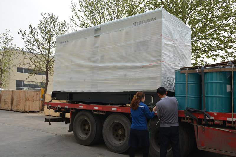 華全動力一臺100kw靜音箱柴油發電機組于4月1日發往河南省
