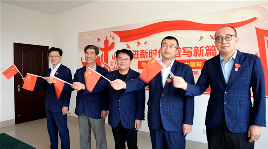 華全黨支部舉辦“獻禮祖國70華誕”活動,歌唱《我和我的祖國》